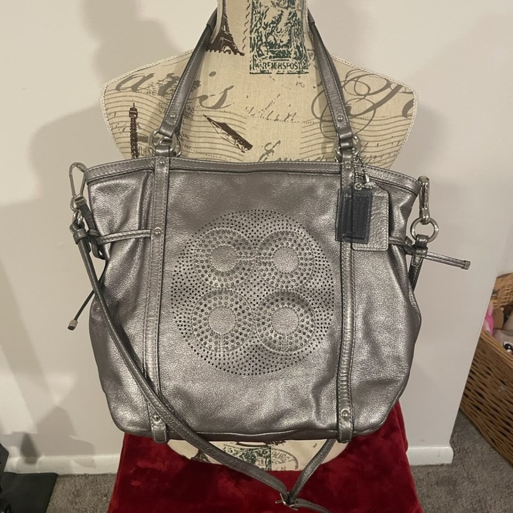 Coach - Silver metallic - EUC - Picture 9 of 9